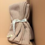 Grandes Suenos βαμβακερή πλεκτή κουβέρτα Dusty Pink 75x100cm - Image 2