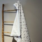 Grandes Suenos Μπουρνούζι Κάπα Bamboo Vintage Toys 85x85cm - Image 2