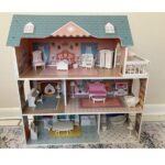 A-Play: Ξύλινο κουκλόσπιτο με 3 ορόφους και 28 αξεσουάρ - Image 9