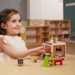 Viga ξύλινη καντίνα καφέ με αξεσουάρ και φιγούρα - Image 5