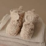 Mushie Cozy Baby Booties Παπουτσάκια Αγκαλιάς - Oatmeal - age 6-9 Months