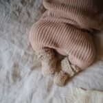 Mushie Cozy Baby Booties Παπουτσάκια Αγκαλιάς - Oatmeal - age 6-9 Months - Image 3