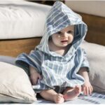 Walking Mum: Πόντσο Πετσέτα Microfiber SPF 50+ Strips 9-24 μηνών